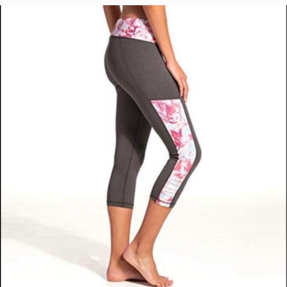 CALIA by Carrie Underwood Floral Yoga Capri Pants - Picture 1 of 7